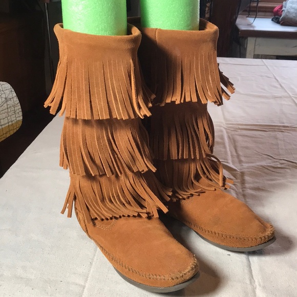 Minnetonka Boots - Picture 2 of 8